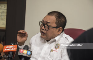 Dr Ibrahim mengumumkan bertanding di dua kerusi, Parlimen Pasir Mas dan DUN Tendong pada PRU14 ini.