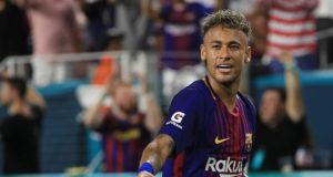 Neymar yang kini masih mempunyai kontrak selama empat tahun lagi dalam proses pemulihan kecederaan.