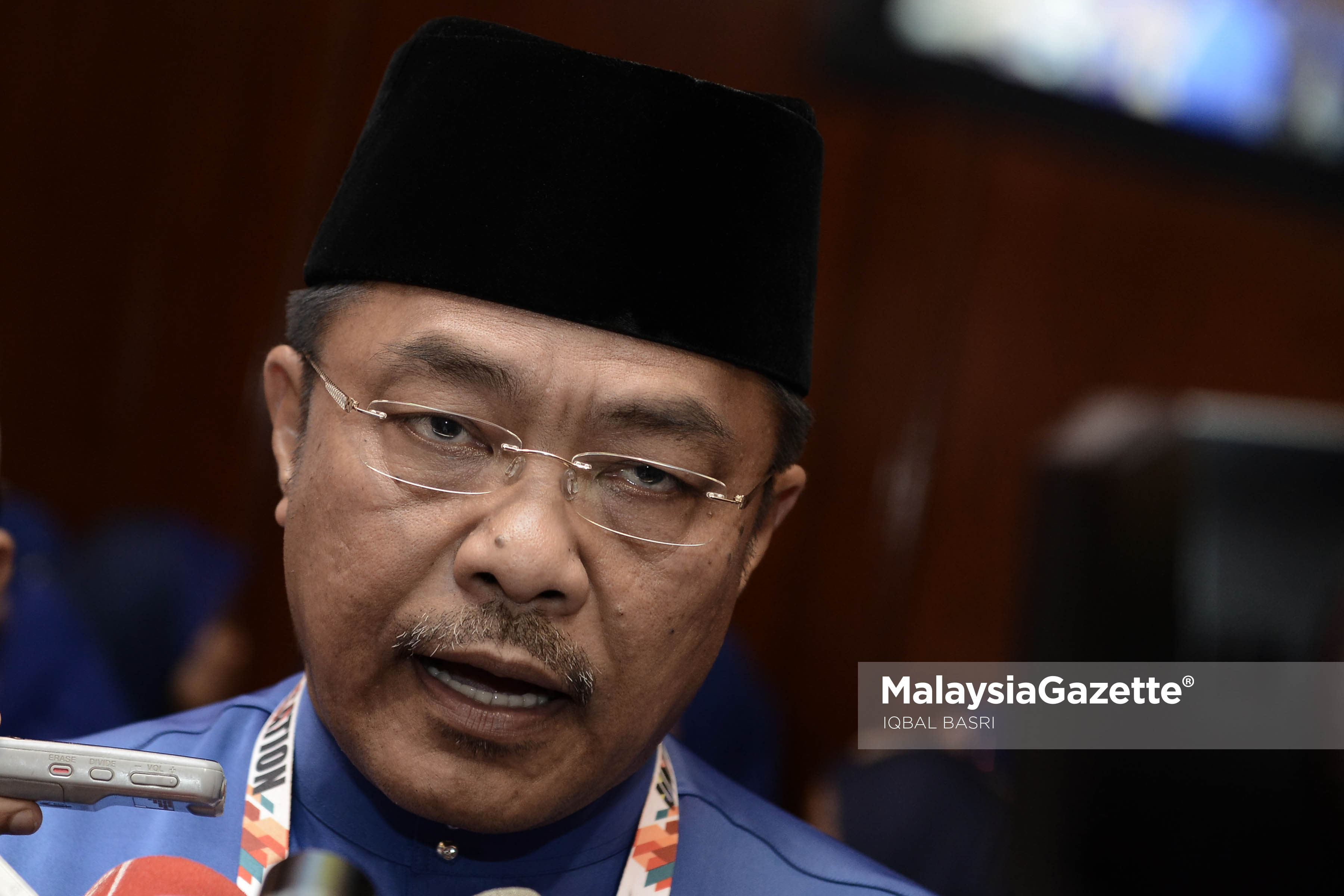 Ahli Majlis Tertinggi, Datuk Seri Mohd Sharkar Shamsudin.