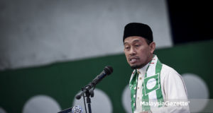 Pesuruhjaya PAS Selangor, Sallehin Muhkyi berucap pada Majlis Pengumuman Calon-calon PAS Negeri Selangor sempena Pilihan Raya Umum Ke-14 (PRU-14) di Pertubuhan Kebajikan Islam Malaysia (PERKIM) Shah Alam, Selangor. foto HAZROL ZAINAL, 19 APRIL 2018.