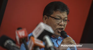 PRU14 Ketua Parlimen Pakatan Harapan, Datuk Johari Abdul bercakap pada sidang media Pakatan Harapan mengenai jaminan terhadap penjawat awam di Galeri PPBM, Menara Yayasan Selangor, Petaling Jaya, Selangor. foto AFFAN FAUZI, 23 APRIL 2018