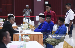 Najib berdepan tiga lawan