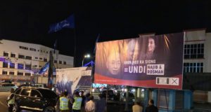 Inilah papan tanda memburuk-burukkan Kia Song di Yong Peng.