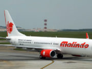 Penumpang Malindo Air dari Sabah dikuarantin Penerbangan terus yang dilancarkan oleh syarikat penerbangan Malindo Air dari Lapangan Terbang Antarabangsa Surat Thani, Thailand ke Kota Bharu bakal menarik lebih ramai pelancong ke Kelantan.