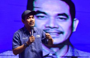 Beli rumah ketika muda – Rosyam Nor Datuk Rosyam Nor yang dilantik sebagai Idola Pelaburan PNBD tahun kedua berkongsi pengalaman dan di Minggu Amanah Saham Malaysia (MSAM) yang berakhir di Batu Pahat, Johor hari ini.