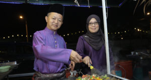 Kambing Tenpayaki menjadi menu istimewa berbuka puasa di Dewan Arena CMC yang terletak di Sikamat di Seremban.