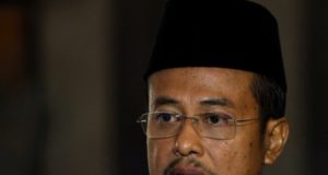 AHMAD SAMSURI MOKHTAR