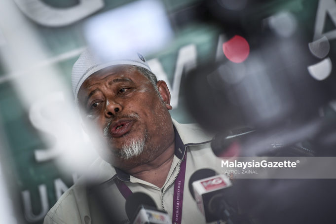 Abdullah Husin bercakap pada sidang media khas PAS di Pejabat Badan Perhubungan Pas Negeri Johor, Bandar Baru Uda, Johor. foto HAZROL ZAINAL, 01 MEI 2018.