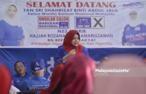 Ketua Wanita Barisan Nasional, Tan Sri Shahrizat Abdul Jalil menyampaikan ucapan pada Majlis Bersama Ibu Tunggal Dewan Undangan Negeri Morib bertempat di Taman Kemuning, Morib, Selangor. foto AFIQ RAZALI, 02 MEI 2018.