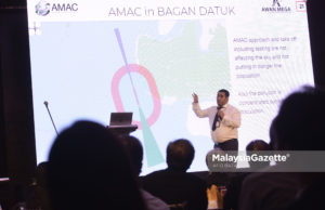 Naib Presiden Airport Kenesis Canada (AKC), Shad Serroune memberikan penerangan tentang projek AMAC di Bagan Datuk,Perak pada sidang media pengumuman pembinaan Awan Mega Airpark Centre (AMAC) di Wow KL Theatre Restaurant, Jalan Ampang, Kuala Lumpur. foto AFIQ RAZALI, 07 MEI 2018.
