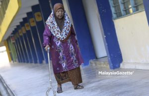 Nenek 74 tahun teruja mengundi