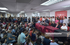 Perdana Menteri, Tun Dr. Mahathir Mohamad bercakap pada Sidang Media Khas mengenai Kepimpinan Kabinet Baharu selepas selesai mesyuarat tertutup di Menara Yayasan Selangor. foto IQBAL BASRI, 12 MEI 2018