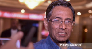 Presiden MIC, Datuk Seri S. Subramaniam bercakap kepada media selepas hadir pada Mesyuarat Khas Dewan Tertinggi Barisan Nasional di Menara Dato' Onn, Pusat Dagangan Dunia Putra (PWTC), Kuala Lumpur. foto FAREEZ FADZIL, 14 MEI 2018.