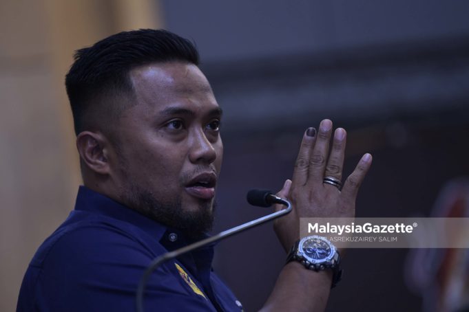 Presiden Majlis Belia Malaysia, Mua'amar Ghadafi Jamal Datuk Wira Jamaluddin berucap pada Konvensyen Belia Kebangsaan sempena Hari Belia Negara 2018 di Pusat Belia Antarabangsa Kuala Lumpur. foto NOOR ASREKUZAIREY SALIM, 15 MEI 2018