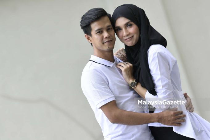 Izreen Azminda dan suaminya, Ude Wahid.