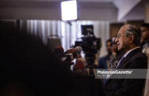 Perdana Menteri, Tun Dr. Mahathir Mohamad bercakap pada sidang media berkaitan perkembangan terkini di Yayasan Kepimpinan Perdana, Presint 8, Putrajaya. foto AFIQ RAZALI, 16 MEI 2018.