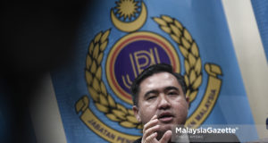Menteri Pengangkutan, Anthony Loke Siew Fook bercakap pada sidang selepas perjumpaan pengurusan SPAD di Kementerian Pengangkutan, Putrajaya. foto SYAFIQ AMBAK, 24 MEI 2018