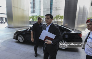 Menteri Hal Ehwal Ekonomi, Datuk Seri Mohamed Azmin Ali tiba di Menara Ilham, Kuala Lumpur. foto AFFAN FAUZI, 25 MEI 2018