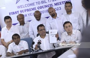 Presiden MyPPP, Tan Sri M. Kayveas bercakap pada sidang media khas berkenaan statusnya sebagai presiden MyPPP dan Parti MyPPP di Ibu Pejabat MyPPP, Kampung Attap, Kuala Lumpur. NOOR ASREKUZAIREY SALIM, 25 MEI 2018