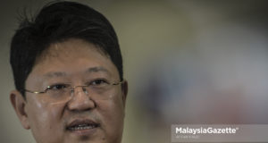 Tiga syarikat China melabur sebanyak RM1.2 bilion di Malaysia pada minggu pertama pembentukan kerajaan baharu yang diterajui oleh Perdana Menteri, Tun Dr Mahathir Mohamad, kata Duta China ke Malaysia, Bai Tian.