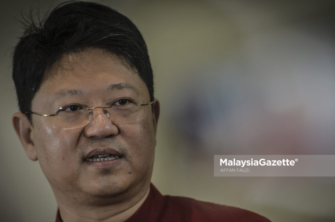 Tiga syarikat China melabur sebanyak RM1.2 bilion di Malaysia pada minggu pertama pembentukan kerajaan baharu yang diterajui oleh Perdana Menteri, Tun Dr Mahathir Mohamad, kata Duta China ke Malaysia, Bai Tian.