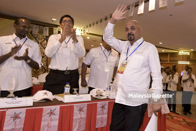 Presiden myPPP yang baharu, Datuk Seri Maglin D'cruz (kanan) melambai tangan ketika hadir pada Perhimpunan Agung myPPP ke-64 di Pusat Dagangan Dunia Putra (PWTC), Kuala Lumpur. foto FAREEZ FADZIL, 26 MEI 2018