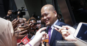 Ketua Pegawai Eksekutif, Kumpulan Wang Simpanan Pekerja (KWSP), Datuk Shahril Ridza Ridzuan berkata, kejatuhan pasaran saham tempatan ketika ini adalah selari dengan kejatuhan pasaran serantau di samping pengukuhan dolar Amerika syarikat.