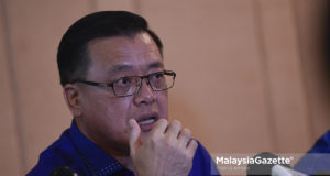 Calon Barisan Nasional untk kerusi Parlimen Kuantan, Datuk Andrew Wong bercakap pada sidang media Pelancaran Manifesto Barisan Nasional Parlimen Kuantan sempena kempena Pilihan Raya Umum Ke-14 (PRU14) di Mega View Hotel, Kuantan, Pahang. foto SYAFIQ AMBAK, 30 APRIL 2018.
