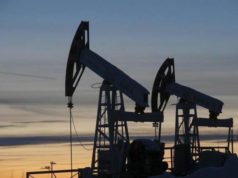 Oil prices fall after Trump hails ‘good’ talks with Iran Bekas Menteri Kewangan, Tun Daim Zainuddin berkata, kenaikan harga minyak dunia daripada AS$52 kepada AS$71 setong yang didorong oleh keadaan di Korea Utara dan Iran merupakan sesuatu yang menguntungkan Malaysia.
