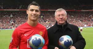 Sir Alex Ferguson (kanan) bersama anak didiknya, Cristiano Ronaldo.