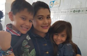 Serina Redzuawan bersama anak-anaknya. Foto Instagram Serina Redzuawan.