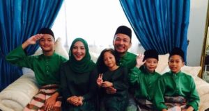 Hakim memerintahkan sebuah jawatankuasa pendamai dilantik bagi menyelesaikan kemelut rumah tangga Ziana dan Armin dengan kehadiran pegawai perunding dilantik mahkamah.