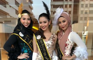 Saraya Mia dinobat Duta Beauarti Dari kiri Syaza Jamal, Saraya Mia dan Syasya Jamal.