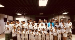 Sekumpulan 10 orang sahabat dari Kejiranan Jalan 7/3, Bandar Baru Bangi juga tidak mahu ketinggalan berkongsi sumbangan untuk anak-anak yatim dan asnaf di  Rumah Pengasih Warga Perihatin (RPWP) di Jalan ABIM, Sungai Ramal Dalam, Bangi.