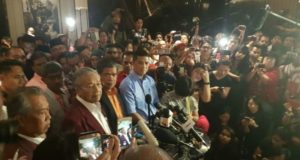 Tun Mahathir bersama barisan kepimpinan Pakatan Harapan mengadakan sidang media mengumumkan kemenangan.