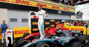 Hamilton kekal bersama Mercedes