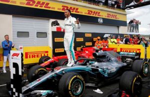 Hamilton kekal bersama Mercedes