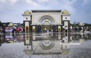 Penyimpan Mohor Besar Raja-Raja Tan Sri Syed Danial Syed Ahmad berkata warkah persilaan untuk perbincangan khas di Istana Negara itu telah dikeluarkan pada 1 Jun kepada Raja-Raja Melayu.