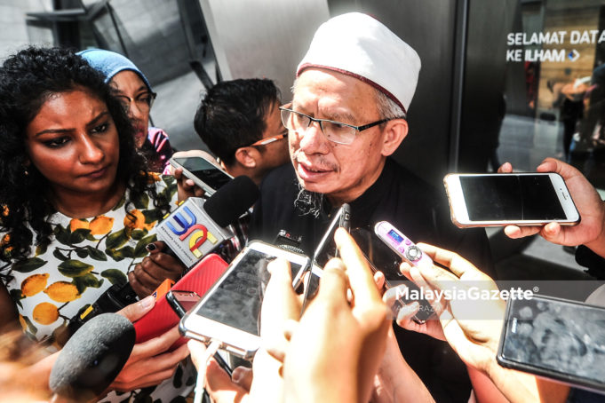 Mufti Wilayah Persekutuan, Datuk Zulkifli Mohamad Al-Bakri selepas mesyuarat Majlis Penasihat Kerajaan di Menara Ilham, Jalan Binjai, Kuala Lumpur. foto AFIQ RAZALI, 07 JUN 2018.