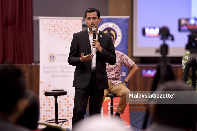 Naib Ketua Pemuda AMANAH, Wan Anwar Wan Ibrahim menyampaikan ucapan pada Program Sekolah Politik 