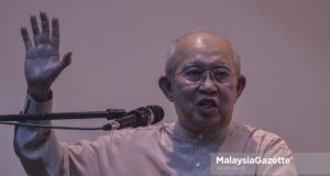 Ahli Parlimen Gua Musang, Tengku Razaleigh Tengku Hamzah berucap pada Program wacana Dilema Melayu Pasca PRU14 di Kelab Sultan Sulaiman, Kampung Baru, Kuala Lumpur. foto AFFAN FAUZI, 11 JUN 2018