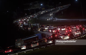 Daily Life – Kenderaan Sesak ke Lebuhraya Arah Pantai Timur