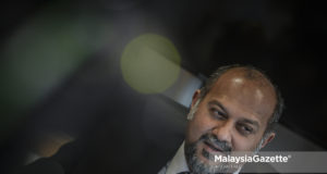 Menteri Komunikasi dan Multimedia, Gobind Singh Deo bercakap pada sidang media khas di Bilik Mesyuarat Utama, Kementerian Komunikasi dan Multimedia, Putrajaya. foto AFFAN FAUZI, 20 JUN 2018.