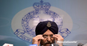 Pengarah Jabatan Siasatan Jenayah Komersil Bukit Aman Datuk Seri Amar Singh Ishar Singh hari ini menafikan dakwaan penulis blog Raja Petra Kamarudin bahawa polis telah mencuri RM43.3 juta wang UMNO.