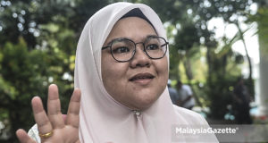 Ketua Puteri Bahagian Seputeh, Nurul Hazwani Haslan bercakap kepada media pada sesi ramah mesra bersama Sayap-Sayap Wanita, Pemuda Dan Puteri UMNO di kediamannya di Langgak Golf, Kuala Lumpur. foto AFFAN FAUZI, 28 JUN 2018