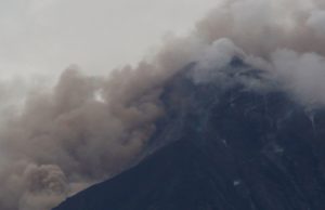 Gunung berapi Fuego.