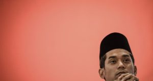 "Habis tu macam mana nak bertanding Presiden UMNO tahun 2021?" - Khairy Jamaluddin Abu Bakar