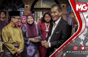 Majlis Berbuka Puasa bersama YB Menteri Kesihatan Menteri Kesihatan, Dr Dzulkefly Ahmad beramah mesra bersama warga media dan orang ramai yang hadir pada Majlis Berbuka Puasa Pengamal Media bersama YB Menteri Kesihatan di Art Hall@Theatre Hall Pusat Pelancongan Malaysia (MATIC), Jalan Ampang, Kuala Lumpur. foto AFIQ RAZALI, 5 JUN 2018