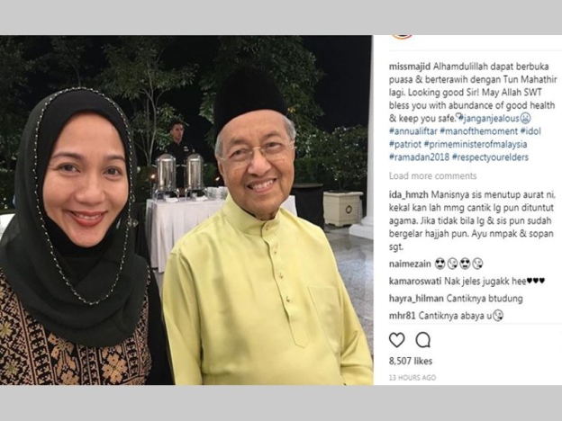 pix se Sheila Majid dipuji netizan kerana kelihatan anggun memakai hijab tanpa sebarang solekan di wajahnya.