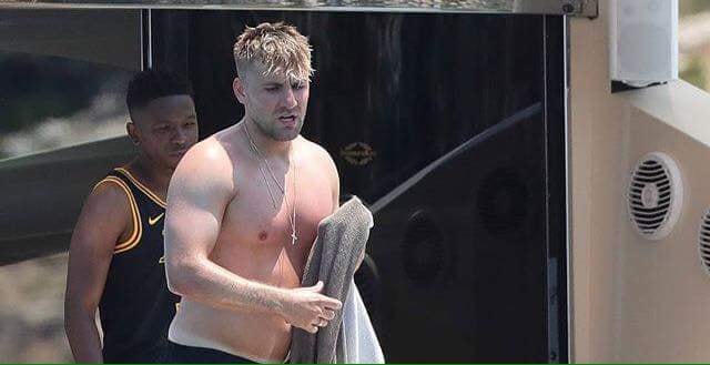 Tubuh badan Luke Shaw kini menjadi bualan peminat Manchester United.